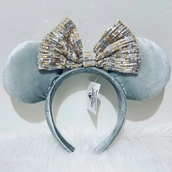 Disney | Accessories | Disney Parks Minnie Mouse Ears Winter  display picture 2